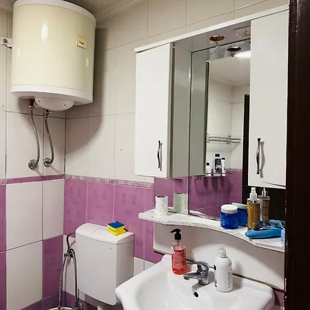 Gini House Hostal *
